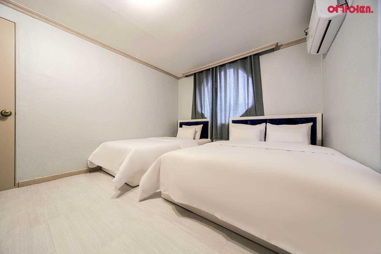 Goodstay Grand Motel Chuncheon Exterior photo